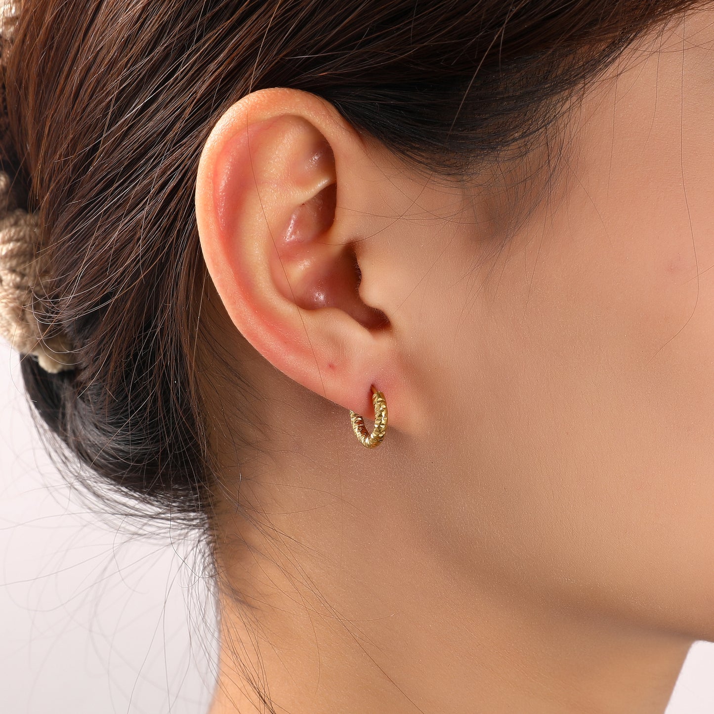 Oorbellen Hammered Hoop - 12 mm goud