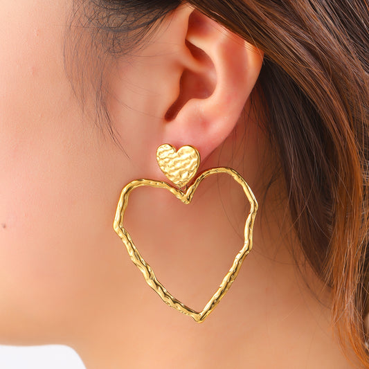 Oorbellen Hammered Heart Dangle - Goud