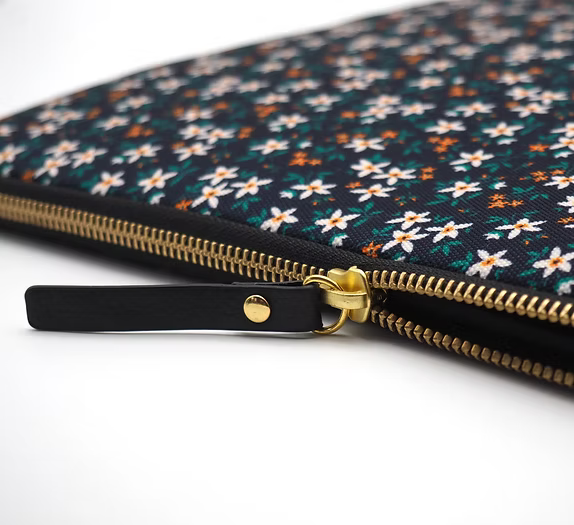 Laptophoes Midnight garden