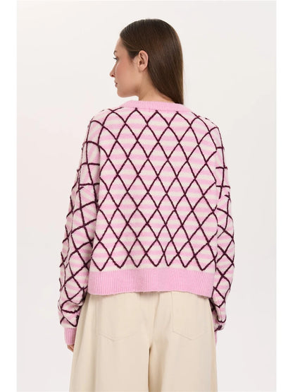 Roze trui met bordeaux patroon