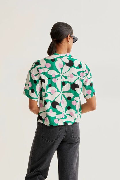 Groene blouse met bloemen