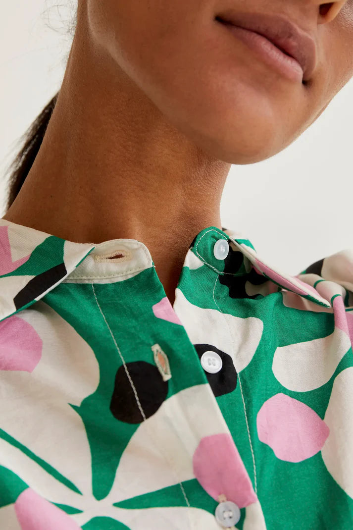 Groene blouse met bloemen
