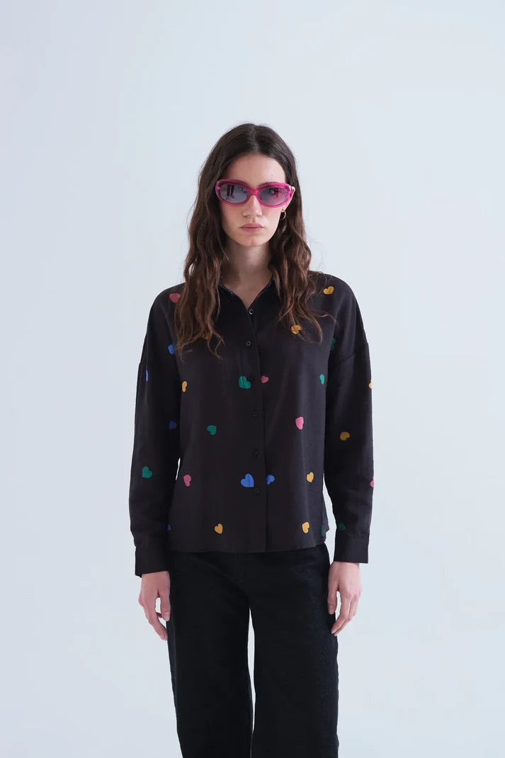Zwarte blouse hartjes