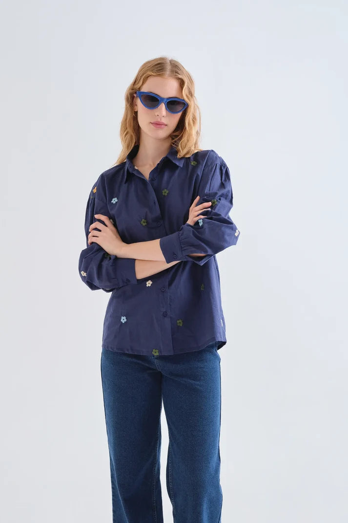 Blauwe blouse bloemetjes