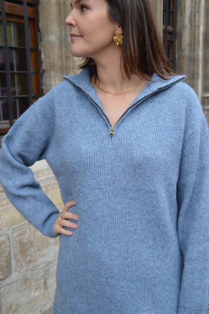 Blauw gebreid kleedje