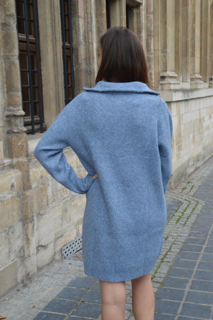 Blauw gebreid kleedje