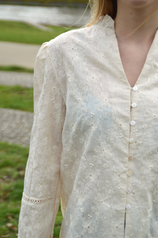 Geborduurde blouse écru