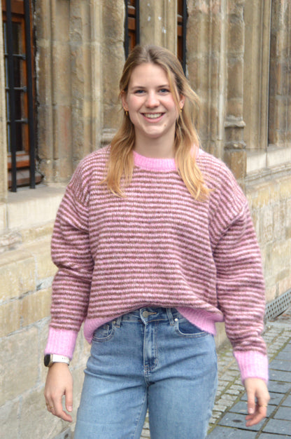 Gestreepte trui roze
