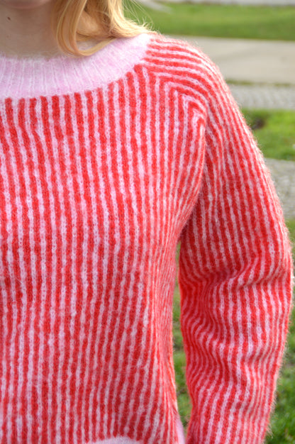 Gestreepte trui rood-roze