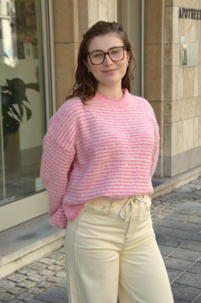 Trui streepjes roze