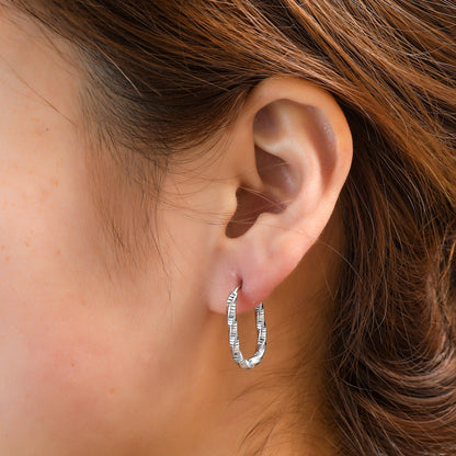 Oorbellen Twisted Oval Hoop zilver