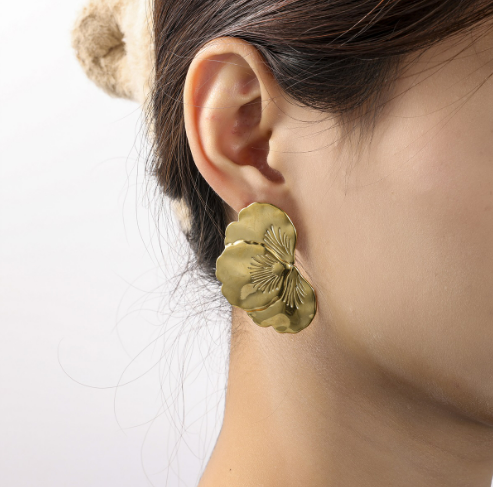 Oorbellen Half flower stud