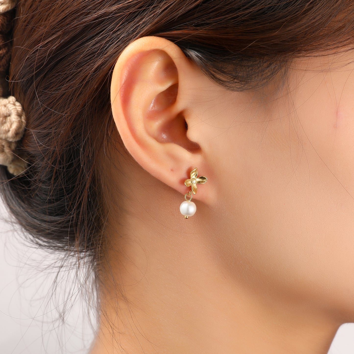 Oorbellen Pearly Flower Stud
