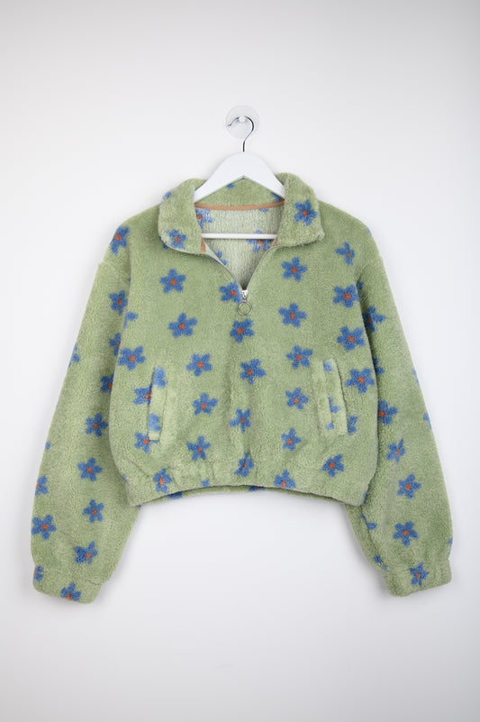 Lichtgroene trui bloemetjes